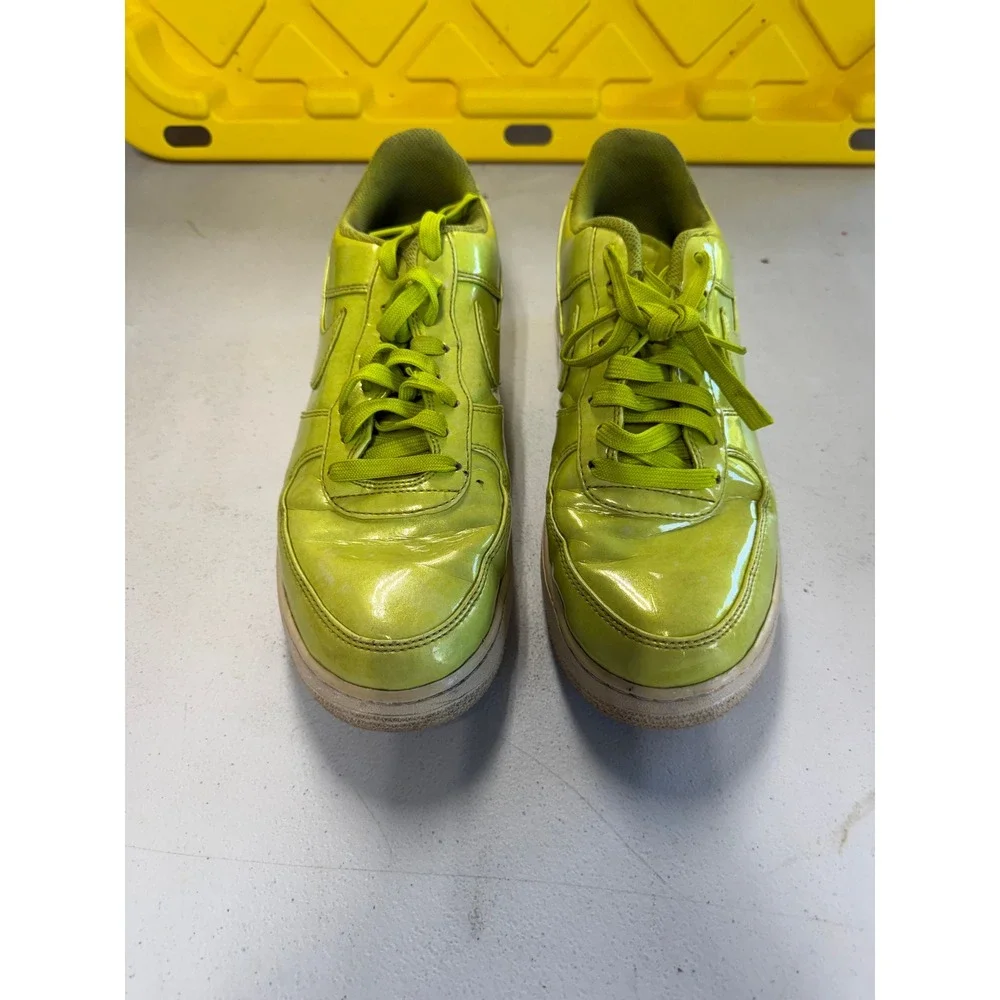 Nike Air Force‎ 1 07 Neon Lime Green Patent Leather Sneakers Mens 9 AJ9505-300